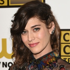 lizzy caplan weight loss